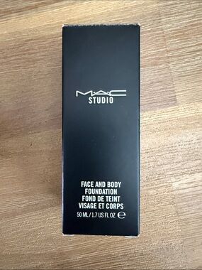 MAC Studio Face and Body Foundation N2 1.7 US FL OZ
